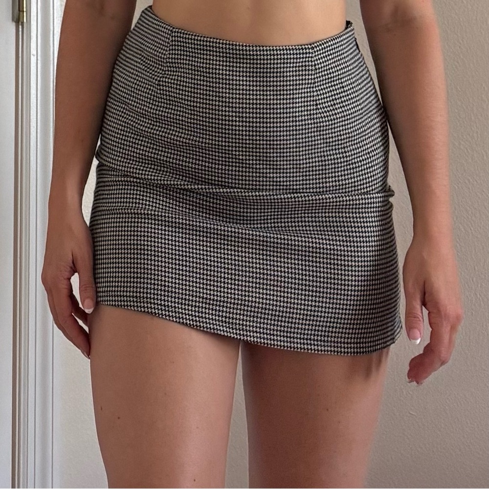 Black and White Houndstooth Skirt